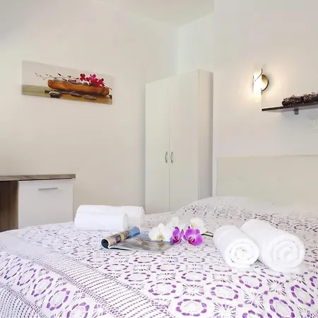Willa Cujez With Sauna And Pool - Happy Recica ob Savinji