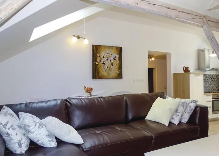 Cujez With Sauna And Pool - Happy Villa